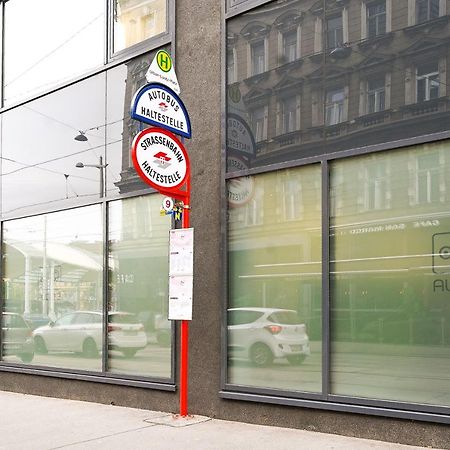 Elegant Apartment Westbahnhof Vienna Exterior photo